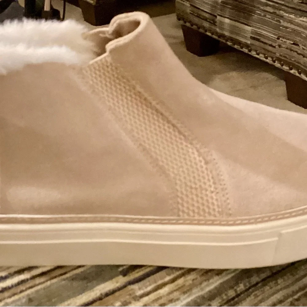 NEW! Toms women’s Suede Slip-On Sneakers faux fur lined - Picture 4 of 7